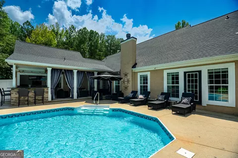 Exterior - 2409 Upper Big Springs Rd, Lagrange, GA 30241 photo 16 of 27
