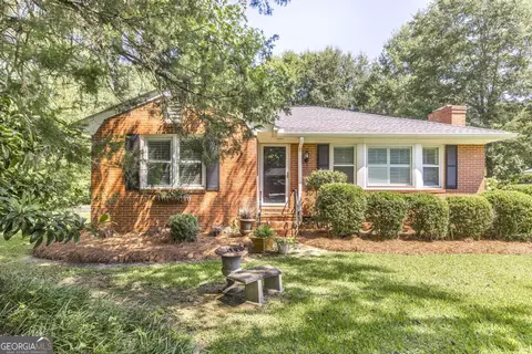 1403 Elizabeth Ave, Perry, GA 31069