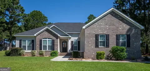 2066 Pinemount Blvd, Statesboro, GA 30461