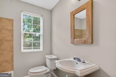 Bath - 114 Caney Creek Ct, Lagrange, GA 30240 photo 3 of 4