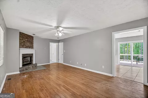 Living - 114 Caney Creek Ct, Lagrange, GA 30240 photo 3 of 3