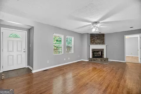 Living - 114 Caney Creek Ct, Lagrange, GA 30240 photo 1 of 3