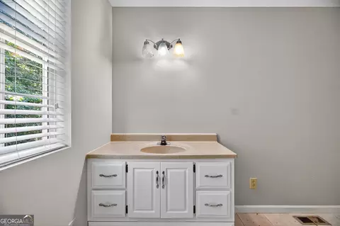 Bath - 114 Caney Creek Ct, Lagrange, GA 30240 photo 1 of 4