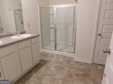 Bath - 180 Grafton St, Hampton, GA 30228 photo 2 of 2