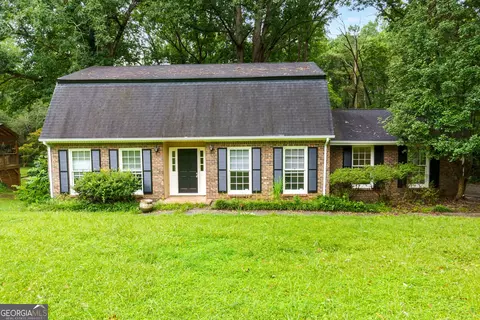 2067 SW Crescent Dr SW, Snellville, GA 30078