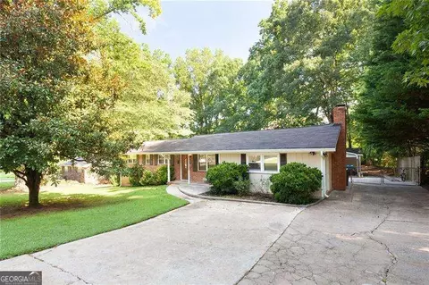 6119 Lullwater Dr, Douglasville, GA 30135