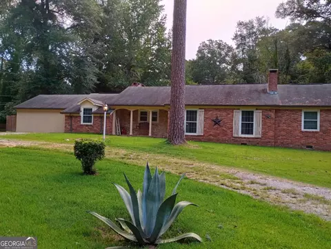 636 Dogwood Dr, Columbus, GA 31907