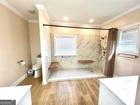 Bath - 446 Willow Point Dr, Dublin, GA 31021 photo 2 of 6
