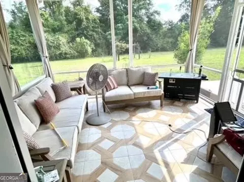 Exterior - 446 Willow Point Dr, Dublin, GA 31021 photo 5 of 7