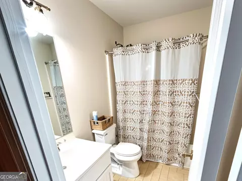 Bath - 446 Willow Point Dr, Dublin, GA 31021 photo 6 of 6