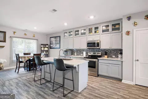 Kitchen - 406 Splash Pointe, Temple, GA 30179 photo 2 of 4