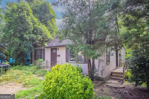 2126 Pinehurst Dr, Atlanta, GA 30344