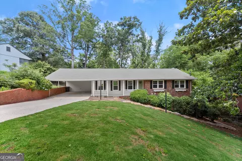 660 Crestview Ter, Gainesville, GA 30501