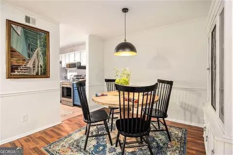 318 Tuxworth Cir, Decatur, GA 30033