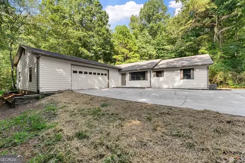 302 Beaver Creek Dr, Commerce, GA 30530 photo 3