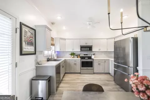 Kitchen - 113 Eagle Harbor Is, Centerville, GA 31028 photo 2 of 4