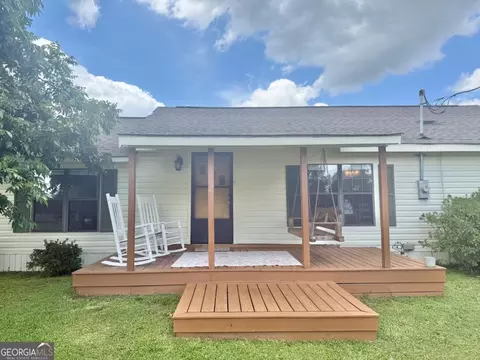3439 E River Rd, Lumber City, GA 31549