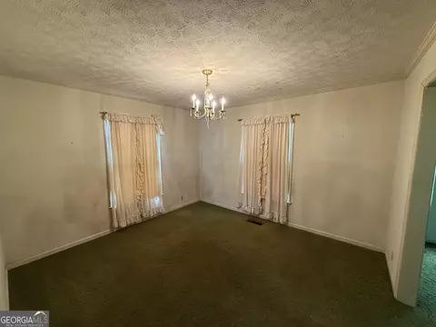 Living - 509 Connie Dr, Lagrange, GA 30240 photo 2 of 4