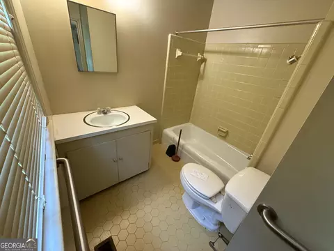 Bath - 509 Connie Dr, Lagrange, GA 30240 photo 1 of 2
