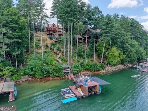 514 Browns Cove Rd, Blue Ridge, GA 30513