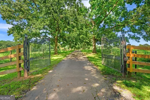 886 Hudson Rivers Church Rd, Danielsville, GA 30633