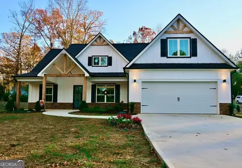 130 E Crestwood Rd, Tyrone, GA 30290