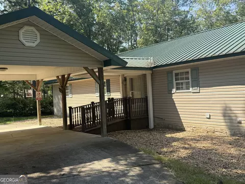 32 Lakepoint Dr, Fort Gaines, GA 39851