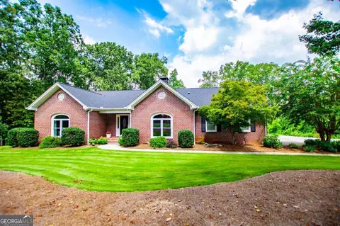 149 Laurel Lakes Dr, Carrollton, GA 30116