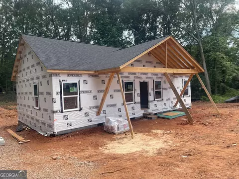 71 Crestwood Dr, Hartwell, GA 30643