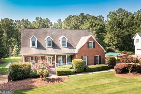 275 Zelkova Dr, Fayetteville, GA 30215