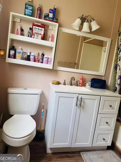 Bath - 75 Rudolph Rd, Collins, GA 30421 photo 2 of 2