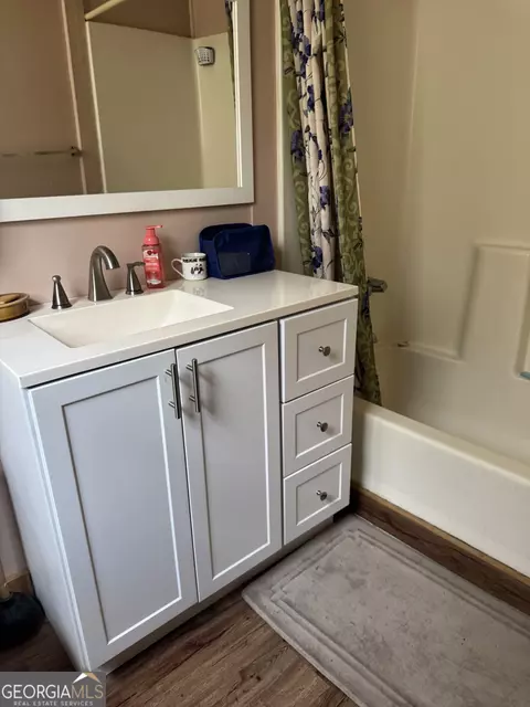 Bath - 75 Rudolph Rd, Collins, GA 30421 photo 1 of 2