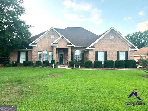 404 Jubilee Cir, Bonaire, GA 31005
