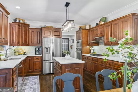 Kitchen - 1041 Spring Creek Dr, Bishop, GA 30621 photo 3 of 4