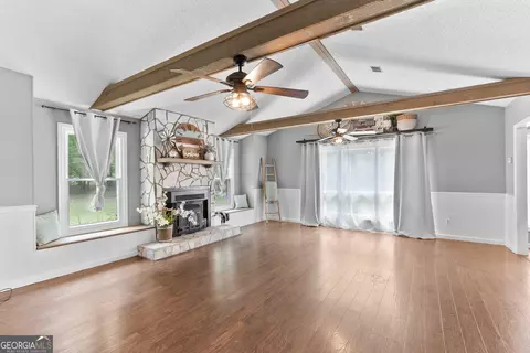 Living - 316 Arena Rd, Perry, GA 31069 photo 3 of 6