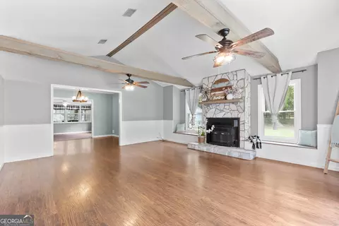 Living - 316 Arena Rd, Perry, GA 31069 photo 2 of 6