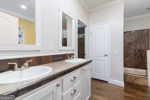Bath - 490 Barnes Mill Rd, Hamilton, GA 31811 photo 1 of 3