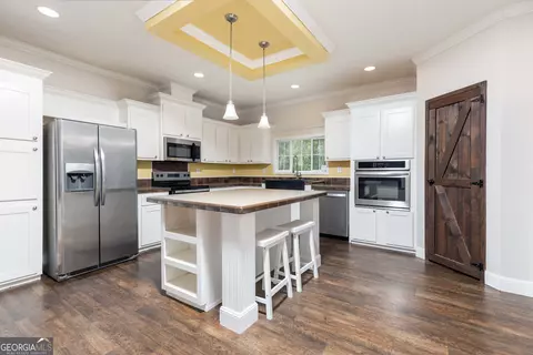 Kitchen - 490 Barnes Mill Rd, Hamilton, GA 31811 photo 3 of 3