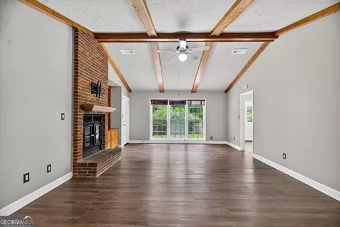 Living - 107 Powers Ct, Lagrange, GA 30240 photo 7 of 7