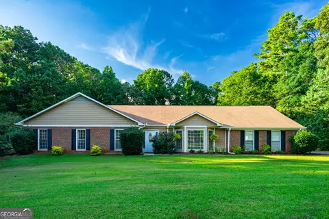 107 Powers Ct, Lagrange, GA 30240