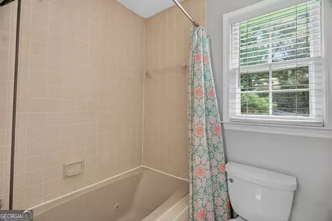 Bath - 107 Powers Ct, Lagrange, GA 30240 photo 3 of 4