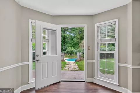 Entry Way - 107 Powers Ct, Lagrange, GA 30240 photo 2 of 2