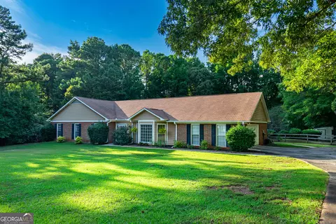 Exterior - 107 Powers Ct, Lagrange, GA 30240 photo 2 of 9