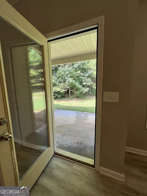 Entry Way - 112 Denali Dr, Calhoun, GA 30701 photo 5 of 8