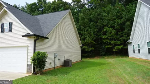Exterior - 112 Denali Dr, Calhoun, GA 30701 photo 2 of 4