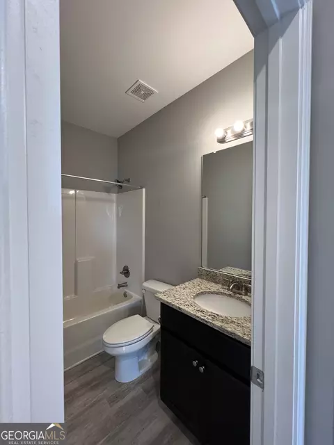Bath - 112 Denali Dr, Calhoun, GA 30701 photo 1 of 3