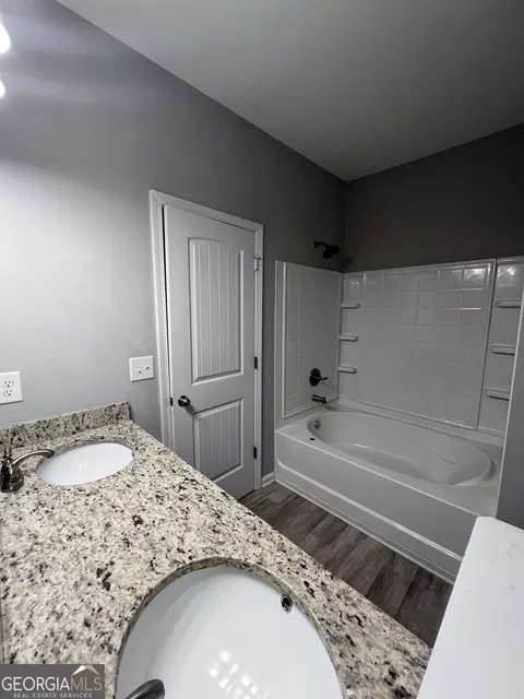 Bath - 112 Denali Dr, Calhoun, GA 30701 photo 3 of 3