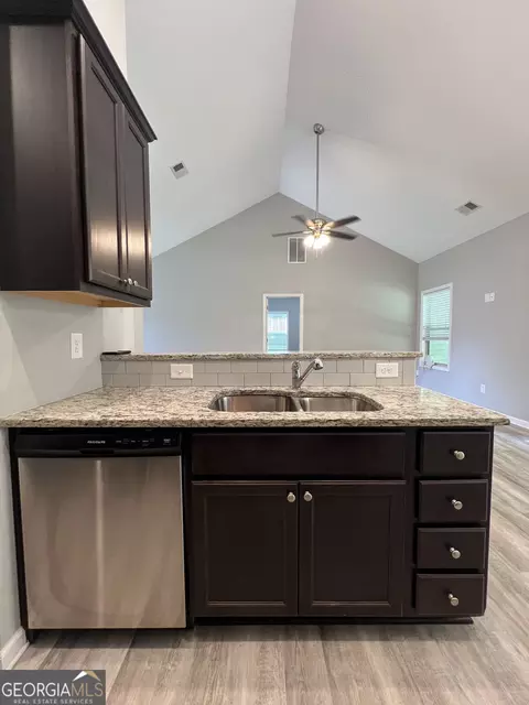 Kitchen - 112 Denali Dr, Calhoun, GA 30701 photo 1 of 2