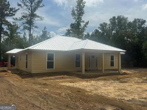 104 Redbreast Rd, Vienna, GA 31092
