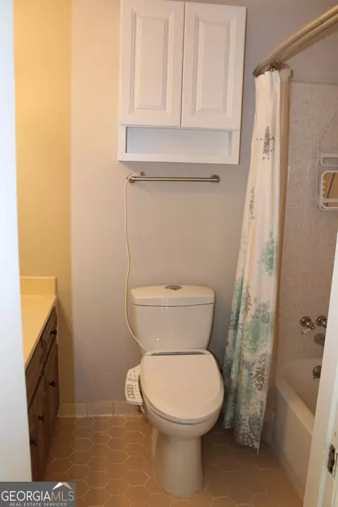 Bath - 2921 Foxhall Cir, Augusta, GA 30907 photo 3 of 4